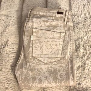 Levi’s printed denim - size 25 - skinny leg